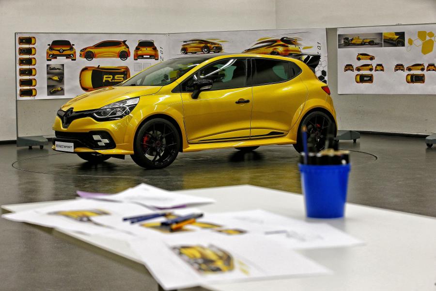  Renault Clio R.S.16 Concept 2016 года  (фото 29 из 54)